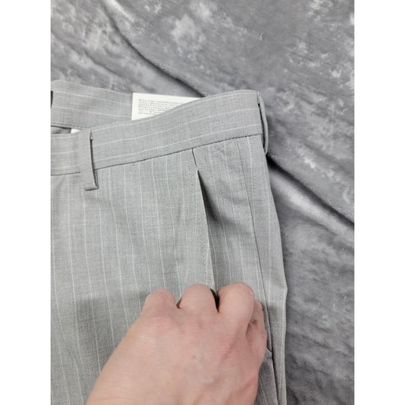 Women's H&M Skinny Fit Cropped cuffed Dress Pants Gray white striped Sz 38 40x29 - Picture 5 of 10
